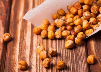 Hrskavi slanutak idealna je zamjena za kupovne grickalice