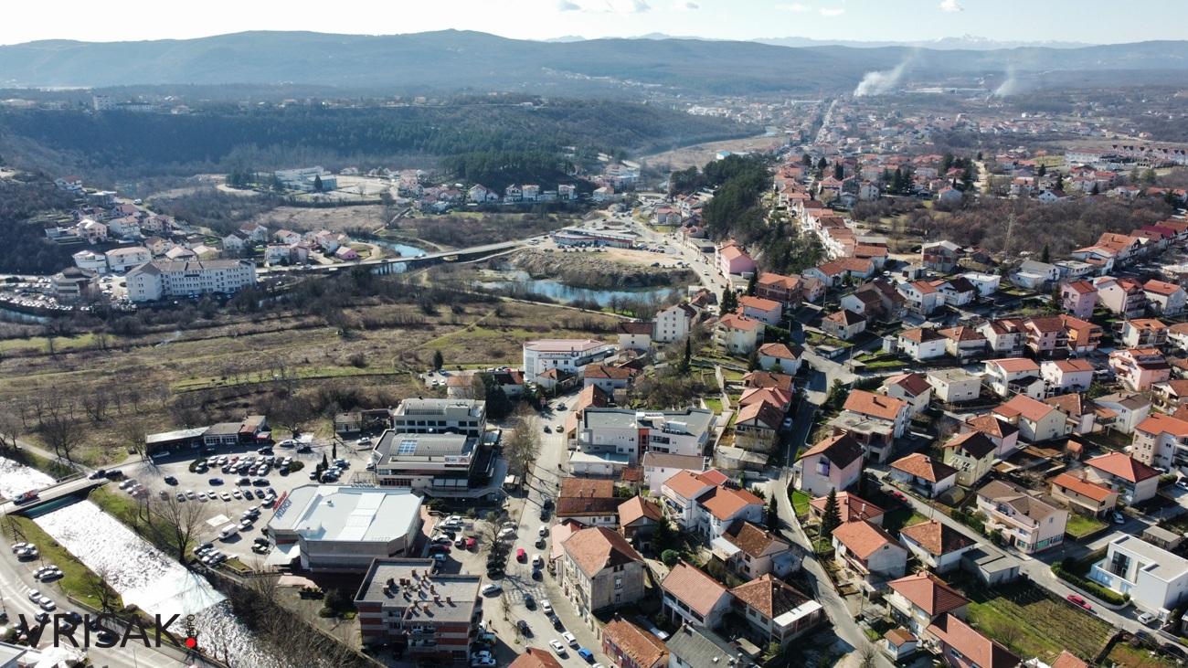 “Đir” kroz središte Širokog Brijega iz ptičje perspektive