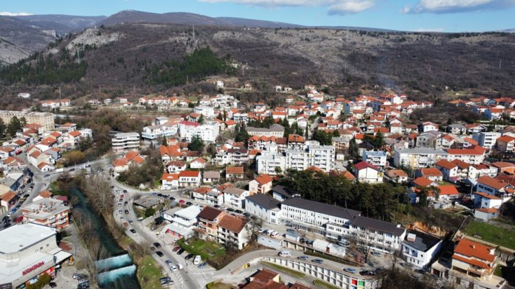 “Đir” kroz središte Širokog Brijega iz ptičje perspektive