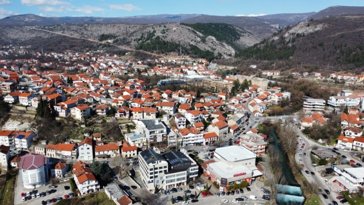 “Đir” kroz središte Širokog Brijega iz ptičje perspektive