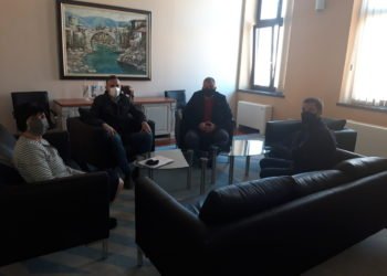 Gradonačelnik Kordić razgovarao sa stanarima Bijelog brijega oko problema nelegalne gradnje