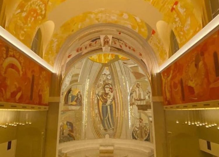 Franjevačka crkva dobila novi izgled oltara i prostora iza oltara