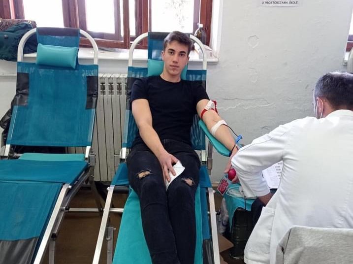 Širokobriješki gimnazijalci darovali 25 doza krvi