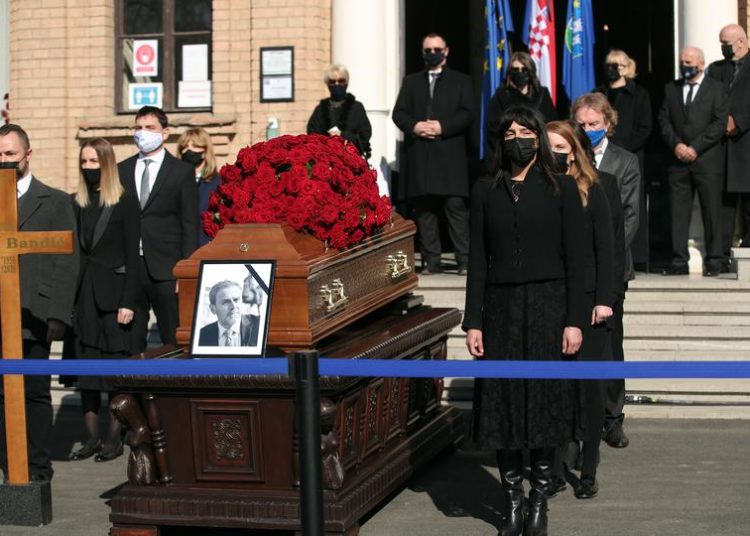 Na sprovodu Milana Bandića veliki broj građana