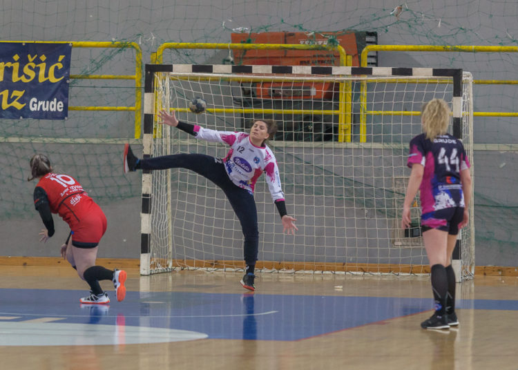 Gruđanke bolje od Izviđača