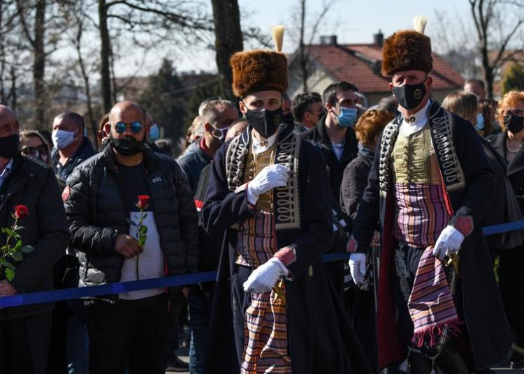Na sprovodu Milana Bandića veliki broj građana