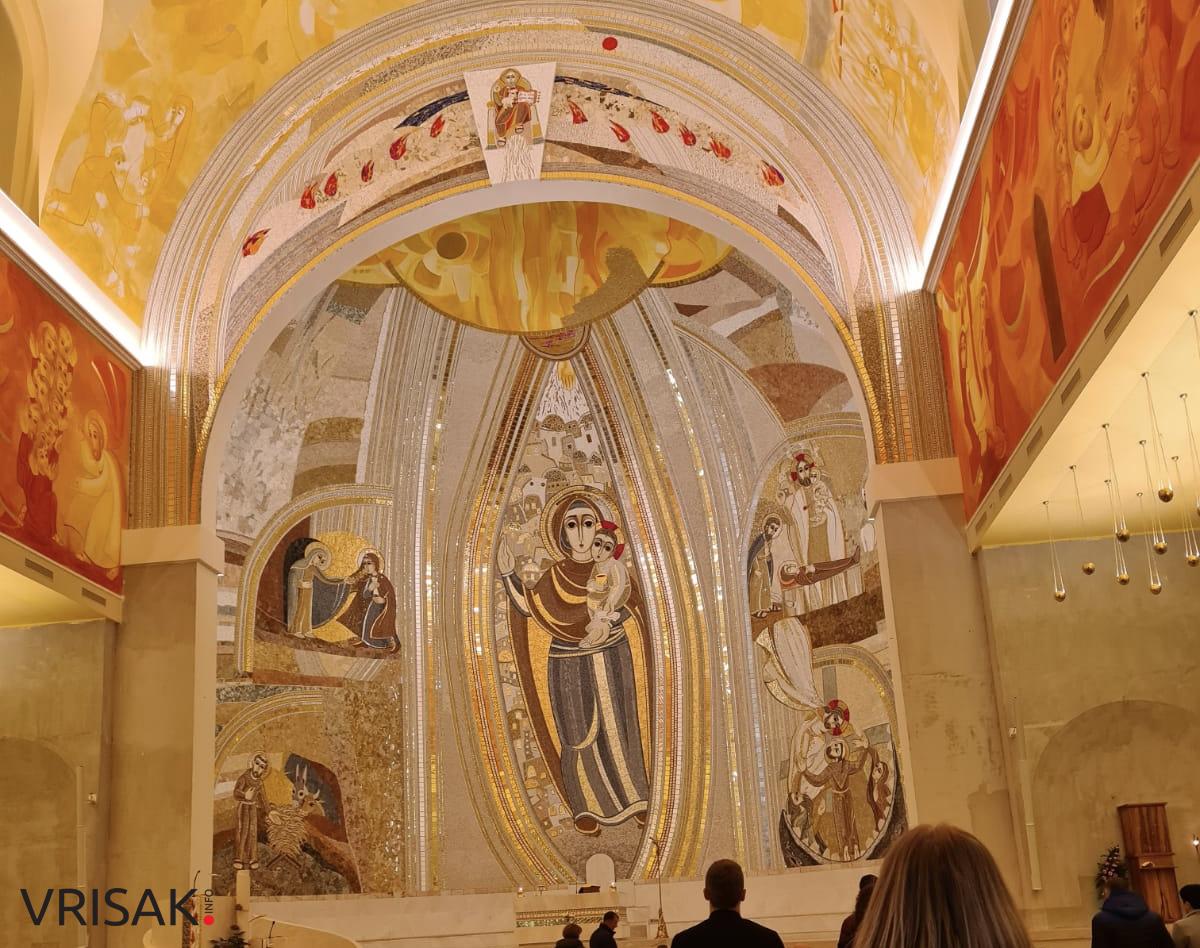 Franjevačka crkva dobila novi izgled oltara i prostora iza oltara