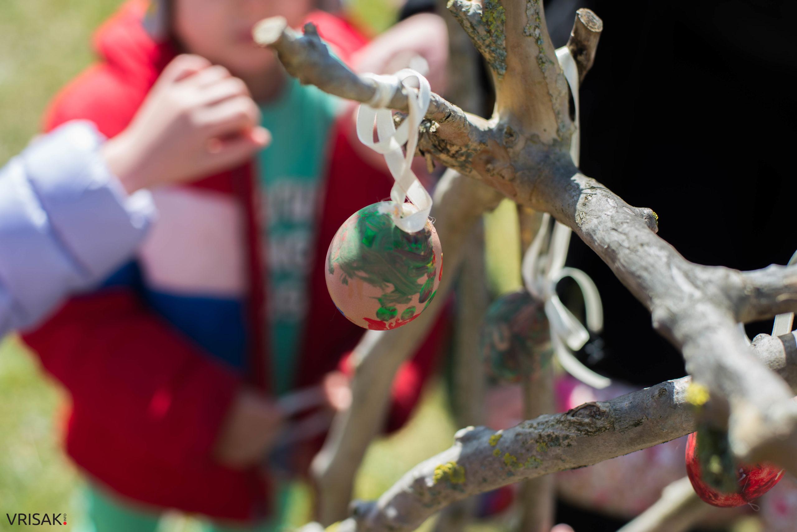 Postavljena dvometarska pisanica u gradskom parku u Ljubuškom