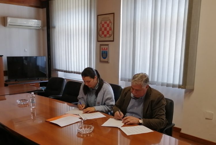 Potpisan sporazum između Grada Širokog Brijega i Udruge EKO ZH za potporu provođenju projekta YOUth Drive
