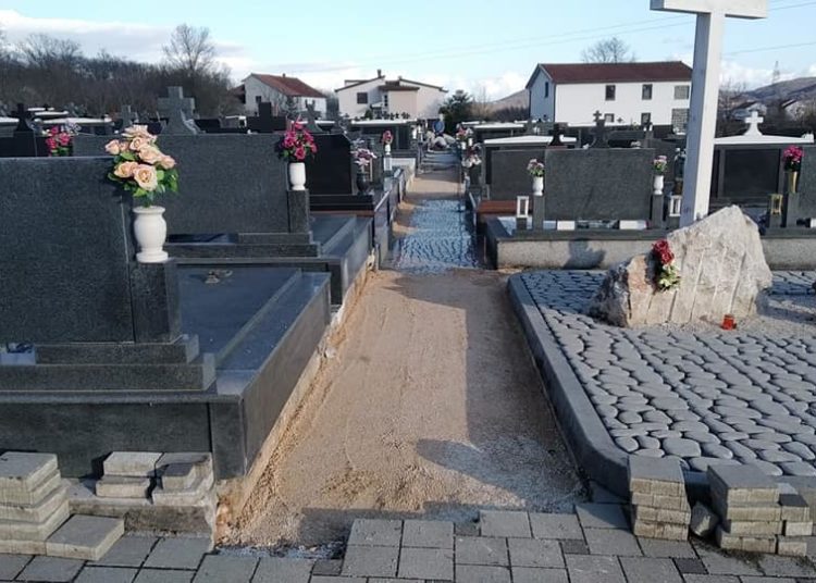 Radovi na groblju na Kočerinu lijepo napreduju