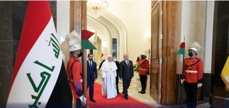 Papa u Iraku: Neka utihne oružje, dosta je bilo nasilja, ekstremizma!