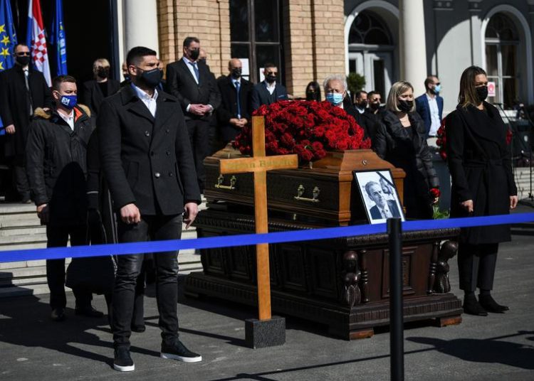 Na sprovodu Milana Bandića veliki broj građana