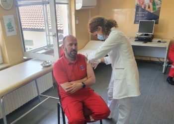 U Ljubuškom počelo cijepljenje zdravstvenih djelatnika protiv koronavirusa