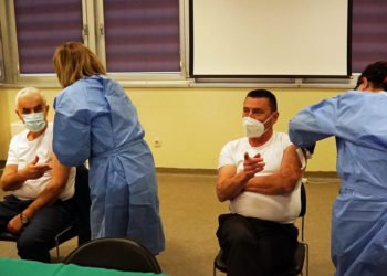 Prva cjepiva protiv koronavirusa dobili Kvesić, Mandić i Arapović