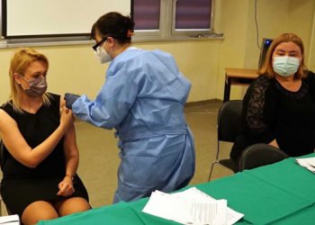 Prva cjepiva protiv koronavirusa dobili Kvesić, Mandić i Arapović