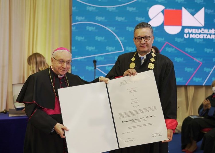 Nadbiskup i apostolski nuncij u BiH Luigi Pezzuto novi je počasni doktor Sveučilišta u Mostaru