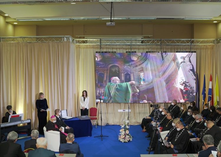 Nadbiskup i apostolski nuncij u BiH Luigi Pezzuto novi je počasni doktor Sveučilišta u Mostaru