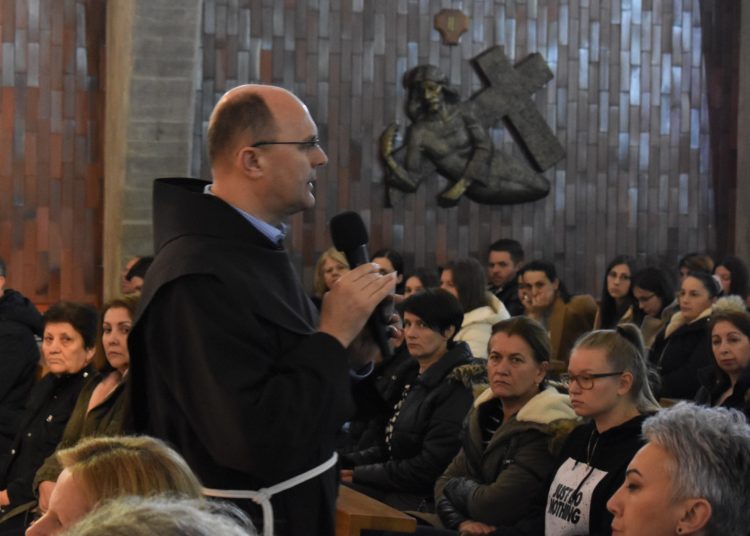 Kočerin: Održan trodnevni seminar „Kako popraviti budućnost – novi početak s Kristom“