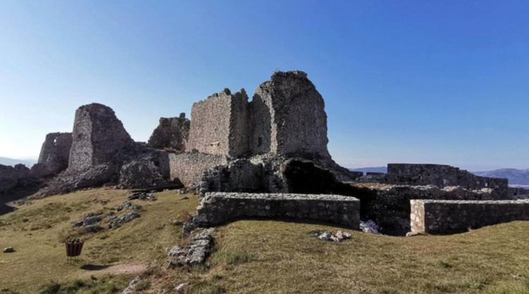 Najstariji tragovi pripadaju kasnom antičkom razdoblju od 3. do 5. st.