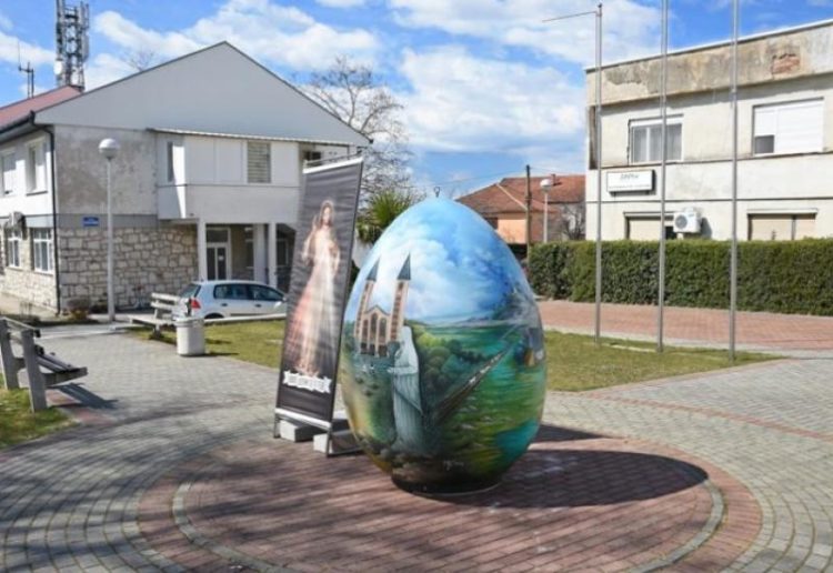 Čitluk: Izložena velika uskrsna pisanica