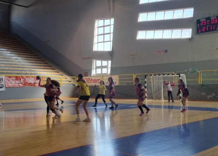 HRK Grude: Cure uspješne u svim utakmicama, dečki upisali poraz