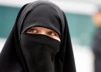 Švicarci izlaze na referendum o zabrani pokrivanja lica: Tradicija je pokazati svoje lice