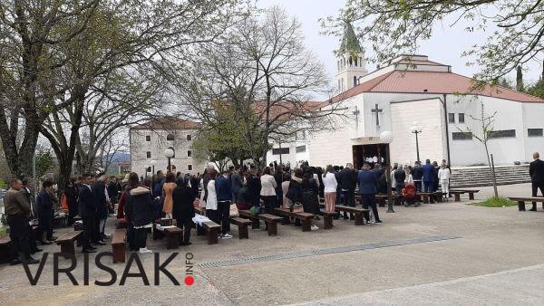 U Župi Humac Svetu potvrdu primio 131 krizmanik