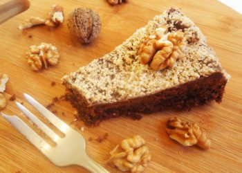 Čokoladni kolač s orasima