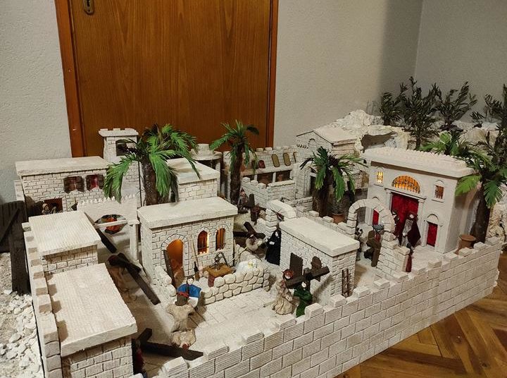 Širokobriježanka uprizorila križni put u vlastitom domu