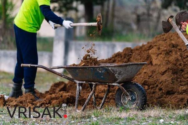Udruga mladih Agape posadila 30 sadnica oko škole Crveni Grm