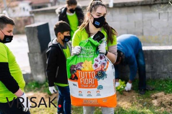 Udruga mladih Agape posadila 30 sadnica oko škole Crveni Grm