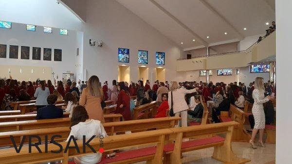 U Župi Humac Svetu potvrdu primio 131 krizmanik