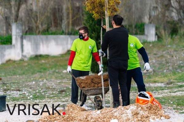 Udruga mladih Agape posadila 30 sadnica oko škole Crveni Grm