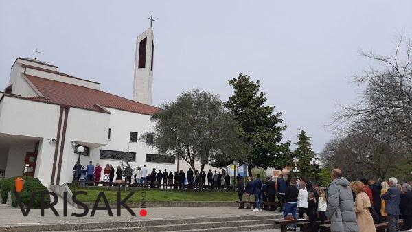 U Župi Humac Svetu potvrdu primio 131 krizmanik