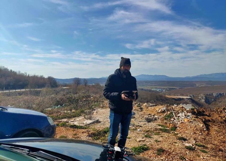 Uz mehanizaciju i ljudstvo sanirana divlja deponija ispod spomenika Ludviga Pavlovića