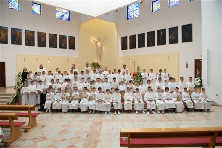 Prva sveta Pričest na Humcu