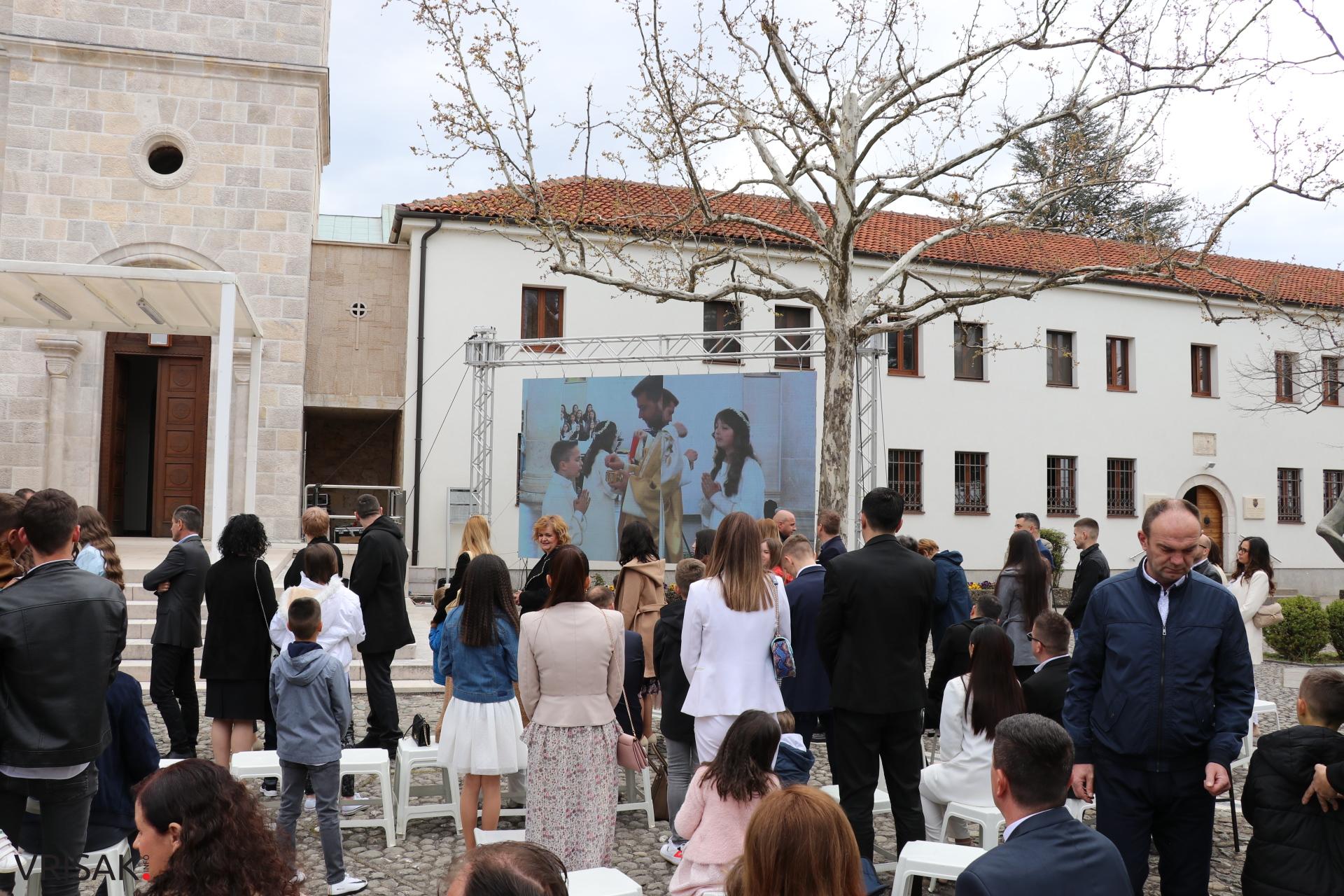 Široki Brijeg: 178 djece primilo Prvu svetu pričest