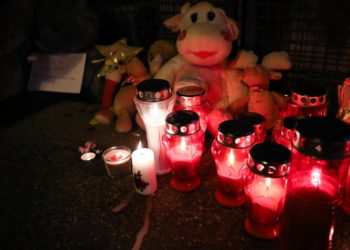 Diljem Hrvatske zapaljene svijeće za tragično preminulu djevojčicu iz Nove Gradiške