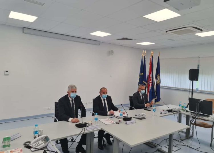 Čović posjetio Petrinju i Banovinu: Stojimo uz svoj hrvatski narod i pomoći ćemo u svakom segmentu