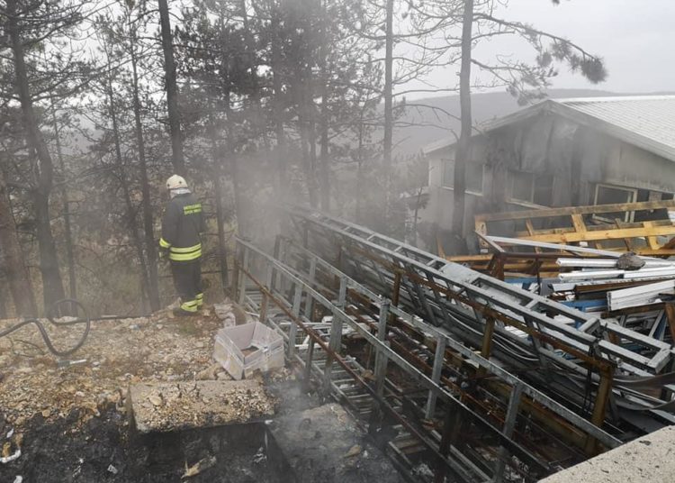 Široki Brijeg: Uspješno ugašen požar na gospodarskom objektu u Donjem Crnču