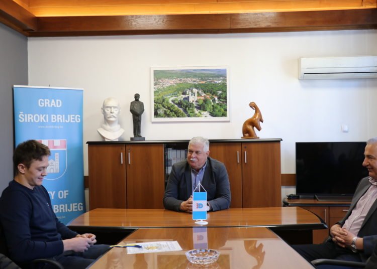 Široki Brijeg: Gradonačelnik Kraljević i predsjednik Vijeća Topić upriličili prijem za Domagoja Marića – državnog prvaka u judu