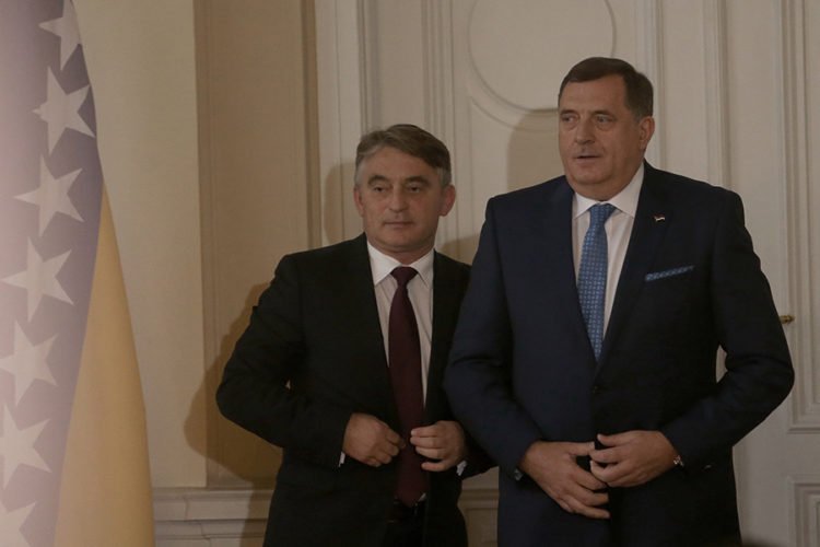 Komšić nazvao Dodika primitivcem; Dodik mu poručio da se blamira