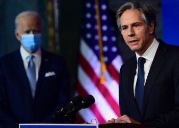 SAD opet spašava BiH od raspada i vodi je prema EU