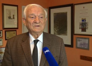 Preminuo Jovan Divjak, bivši general Armije Republike Bosne i Hercegovine