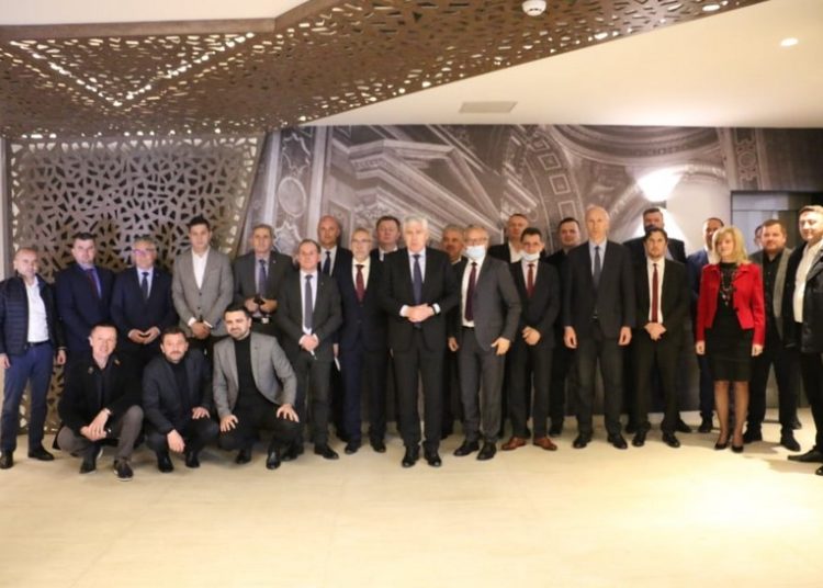 HDZ BiH obnavlja Osnovnu školu u Petrinji