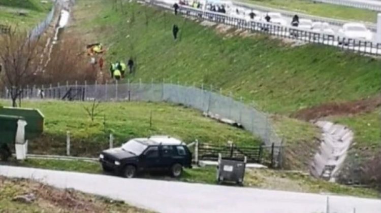 Stravična nesreća: U prevrnutom BMW-u poginule tri osobe