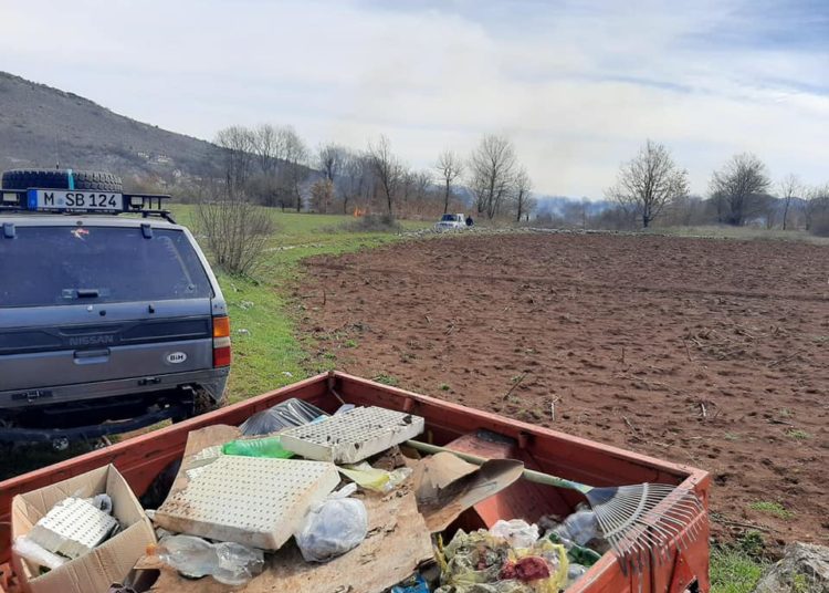 Široki ima malo mjesto za veliki primjer: Budite oni koji čiste, a ne bacaju