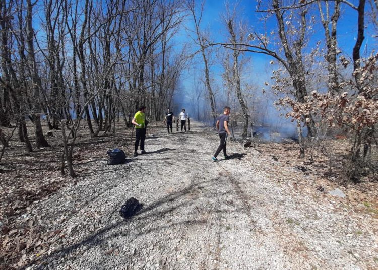 Široki ima malo mjesto za veliki primjer: Budite oni koji čiste, a ne bacaju
