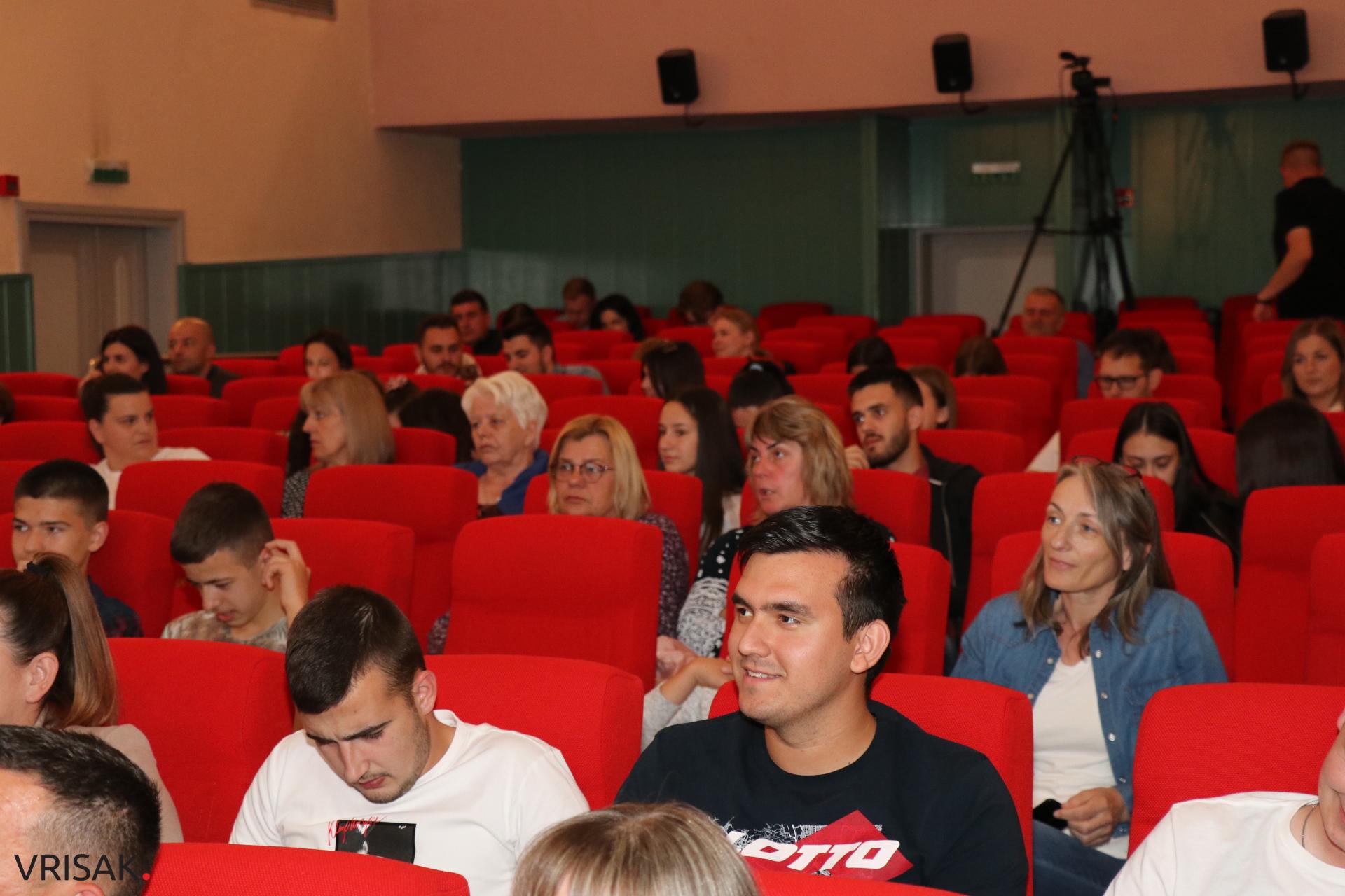 Nada Milardović pobjednica Festivala pjevača amatera u Širokom Brijegu