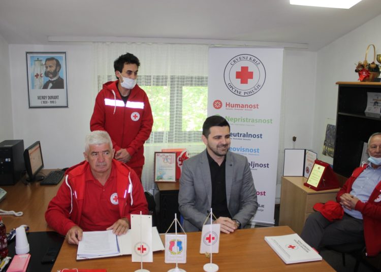Posjeta Ante Begića Crvenom križu općine Posušje